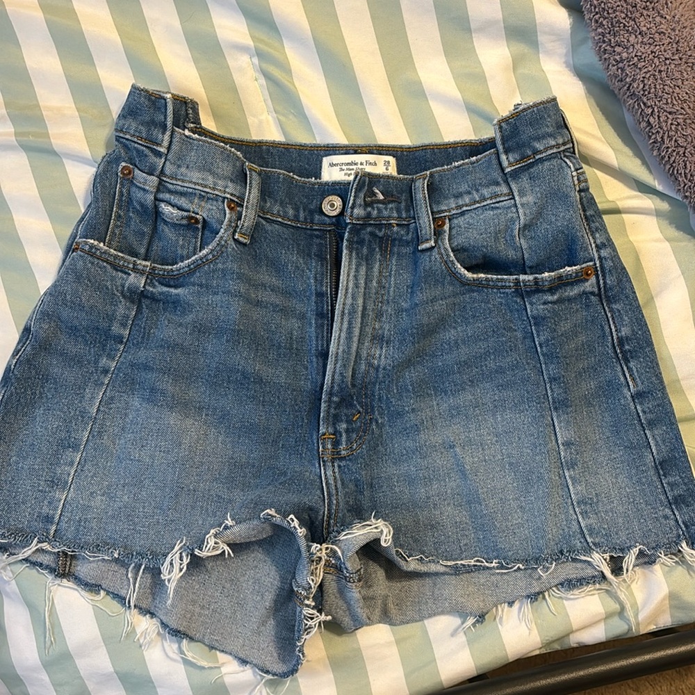 Abercrombie high rise mom shorts curve love
